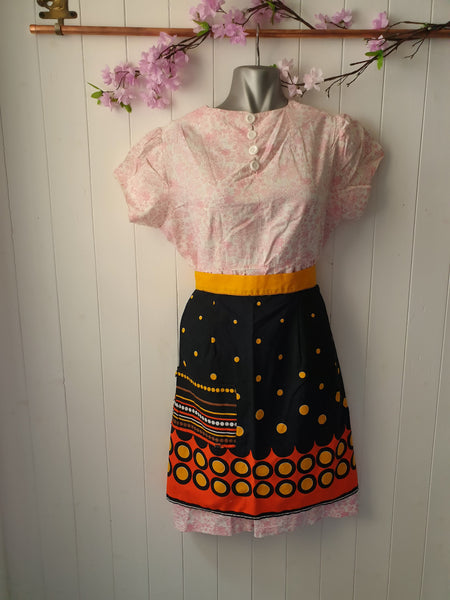 Vintage apron  half apron pinny 1950s 1960s bright space age design