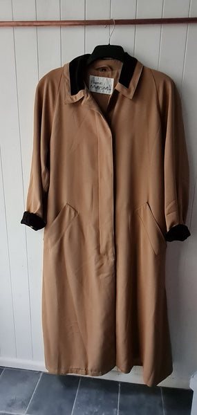 Thomas Marshall 80s womens vintage coat size 12 in tan  black faur fur trim