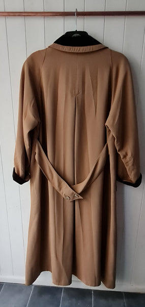 Thomas Marshall 80s womens vintage coat size 12 in tan  black faur fur trim