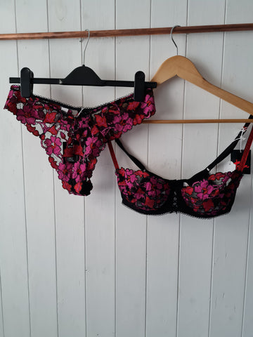 French lingerie set by Rien in fushia knickers and bra set new with tags